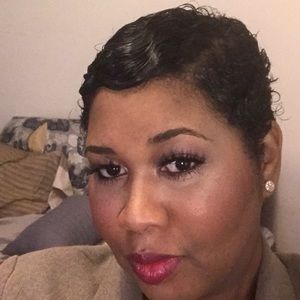 Meet your Posher, Zeola